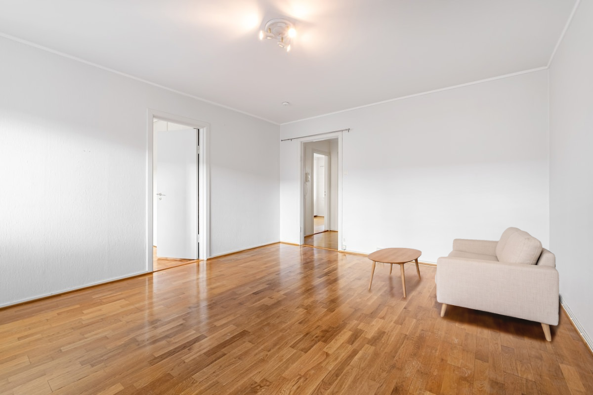Virtually furnished room, generated and reviewed in ReeltyPro